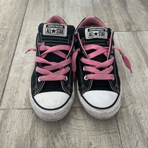 Girls converse sneakers. Size 3.